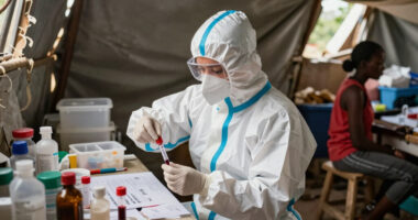 Ebola cases surpass 1,000 in DR Congo amid violence and displacement